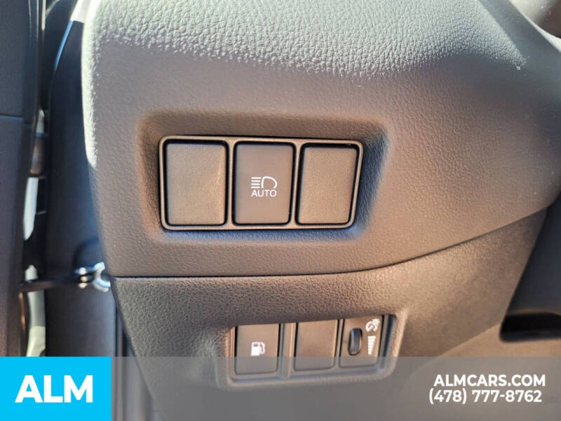 2022 Toyota C-HR XLE