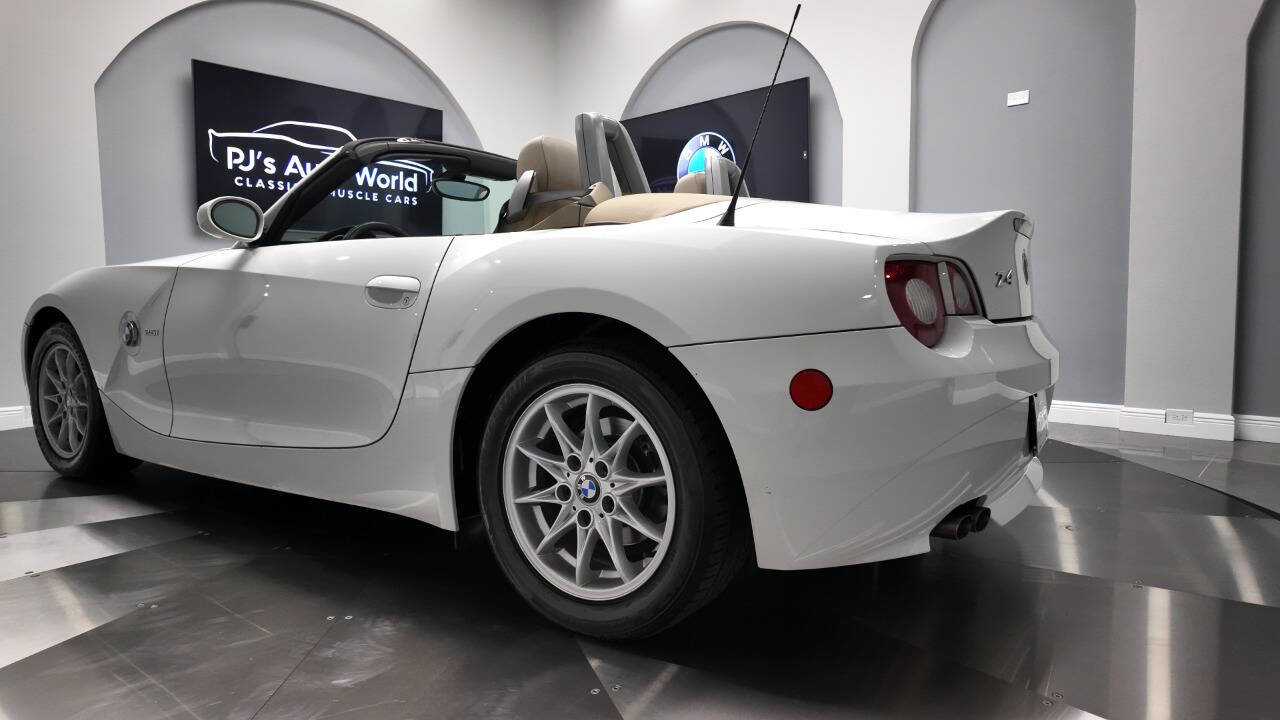 2005 BMW Z4 21