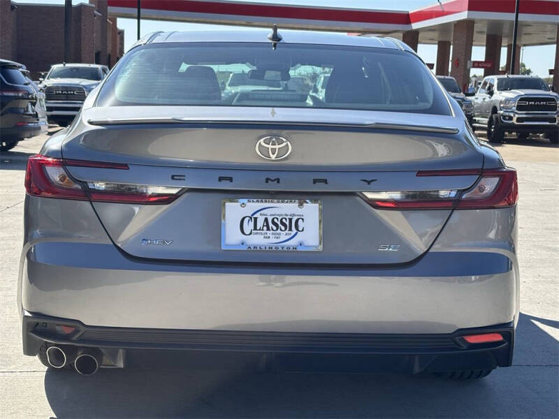 2025 Toyota Camry SE