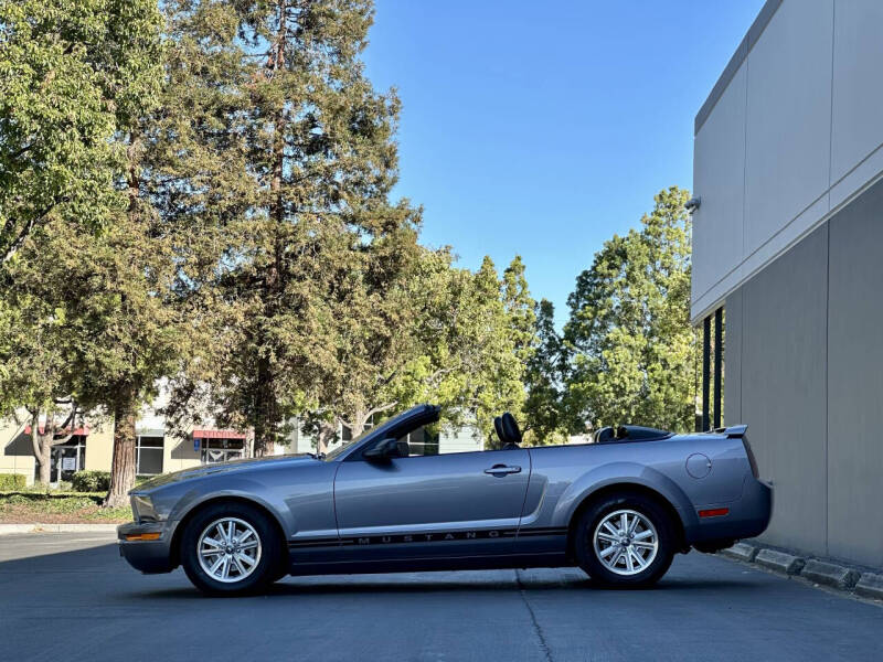 2006 Ford Mustang V6 Standard
