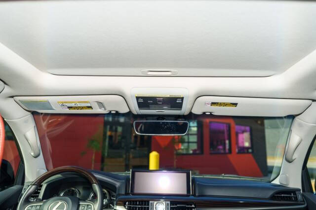 2021 Lexus LX 570 Three-Row