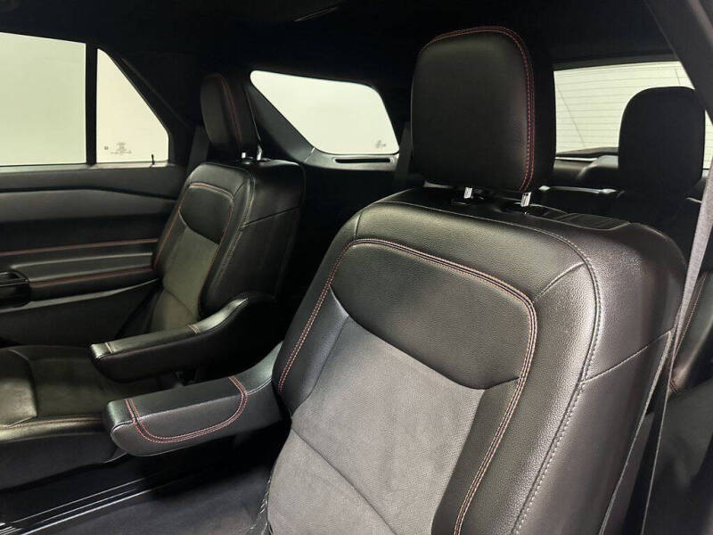 2022 Ford Explorer ST-Line