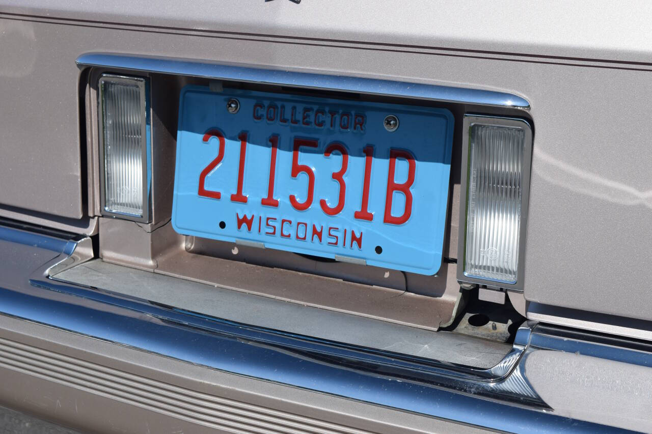 1991 Cadillac Brougham 54