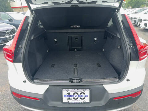 2025 Volvo XC40 B5 Plus Bright Theme