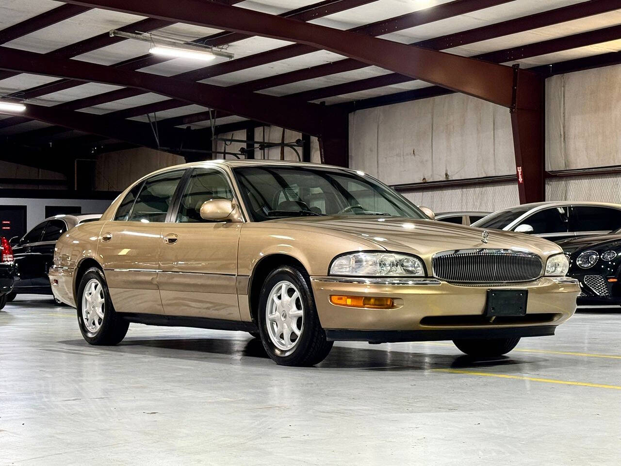 2000 Buick Park Avenue for sale at Carnival Car Company in Victoria, TX