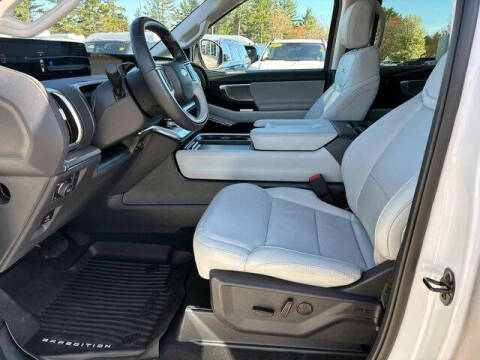 2025 Ford Expedition Platinum
