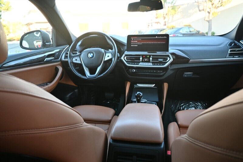 2023 BMW X4 xDrive30i