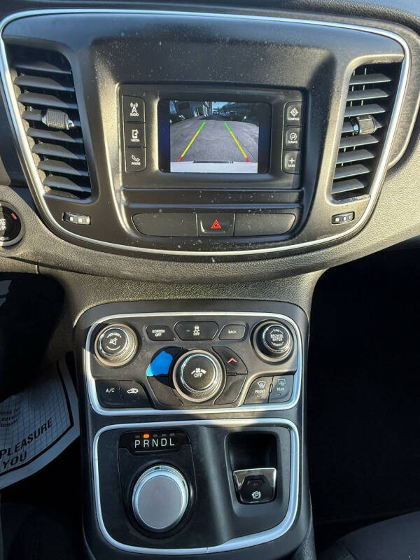 2016 Chrysler 200 Limited