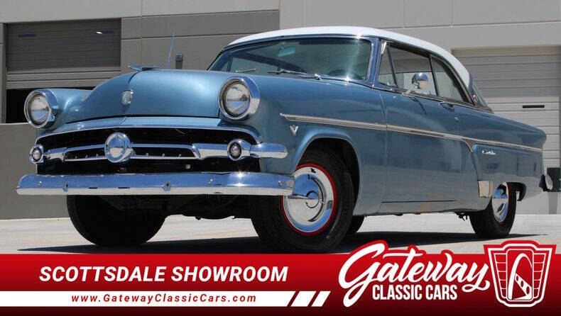 1954 Ford Crestline