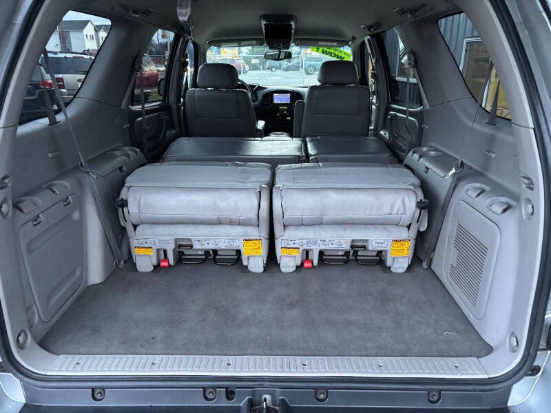 2003 Toyota Sequoia SR5