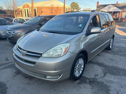 2004 Toyota Sienna for sale at MISTER TOMMY'S MOTORS LLC in Florence SC