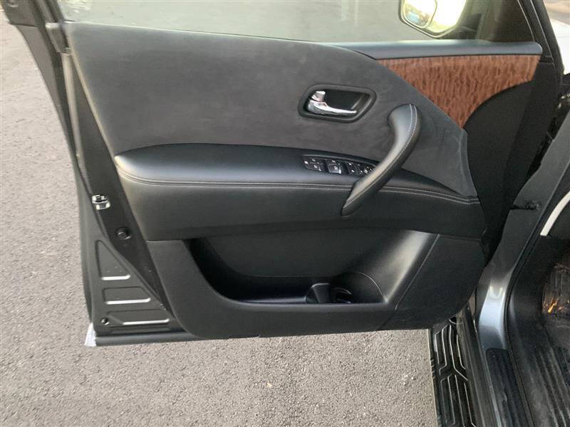 2017 Nissan Armada SV