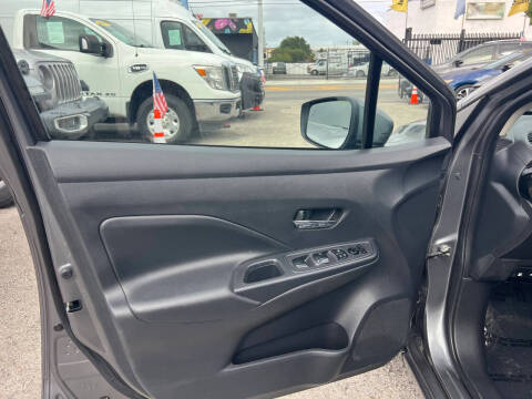 2024 Nissan Versa SV