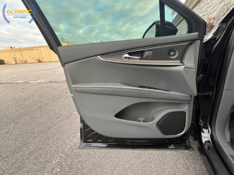 2019 Lincoln Nautilus Reserve