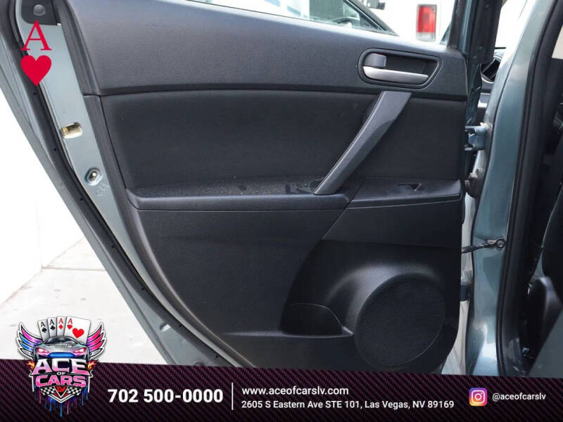 2012 Mazda MAZDA3 i Touring