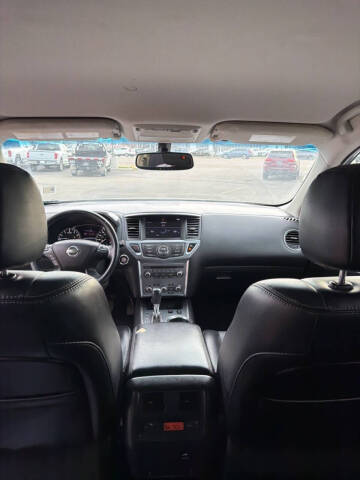 2017 Nissan Pathfinder SL