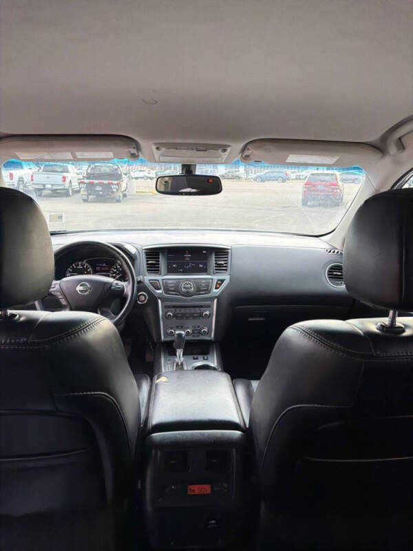 2017 Nissan Pathfinder SL