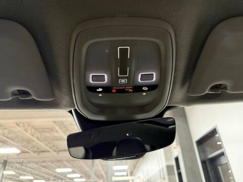 2023 Volvo XC40 B5 Plus Bright Theme