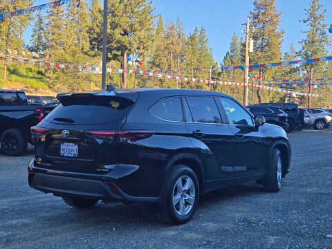 2024 Toyota Highlander LE