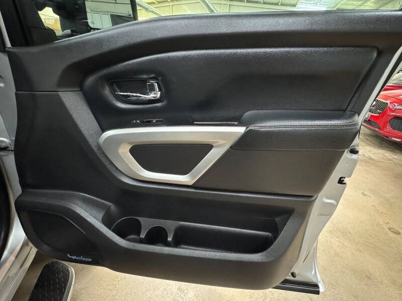 2017 Nissan Titan XD SL