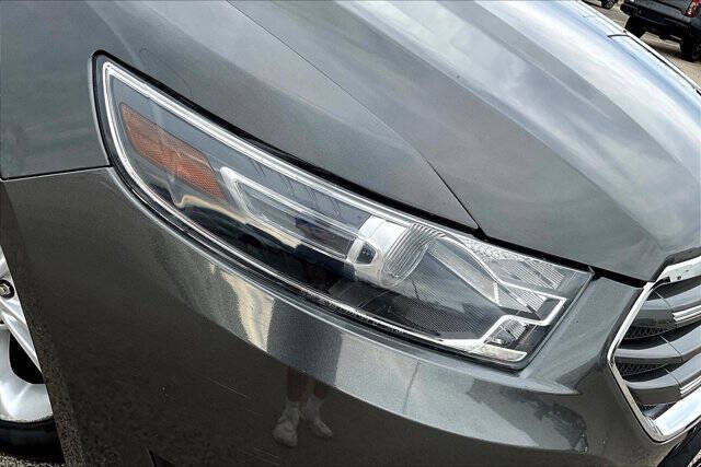 2016 Ford Taurus SEL