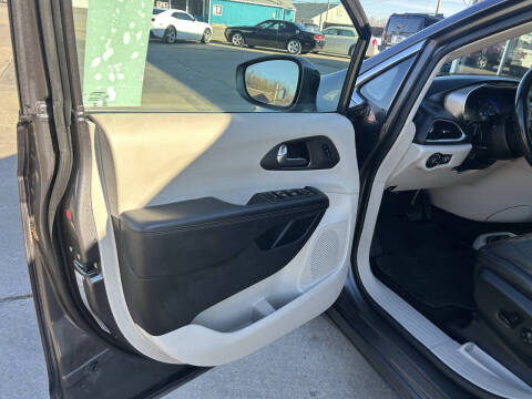 2020 Chrysler Pacifica Touring L