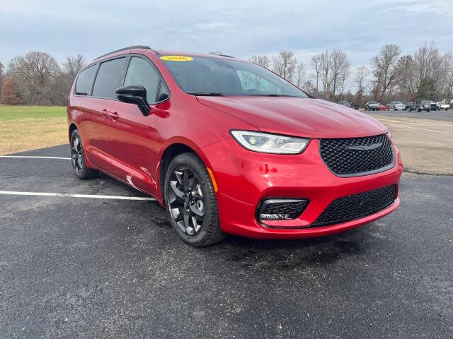 2026 Chrysler Pacifica Select