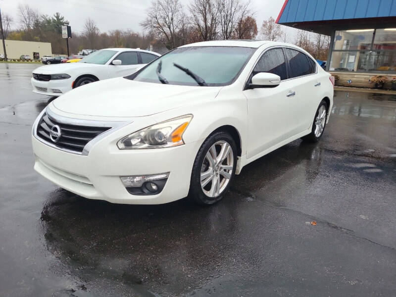 2013 Nissan Altima for sale at Cruisin' Auto Sales in Madison IN