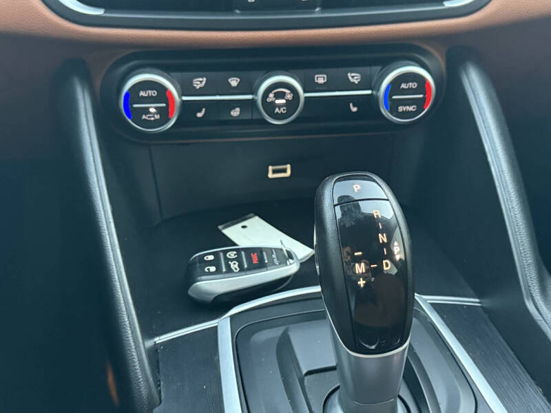 2019 Alfa Romeo Giulia Sport