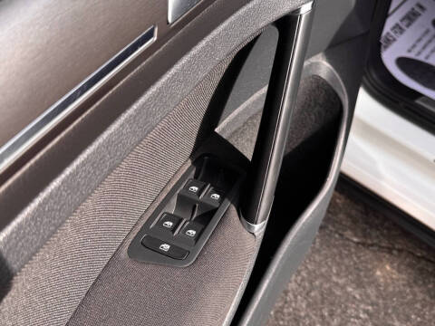 2019 Volkswagen Golf GTI S