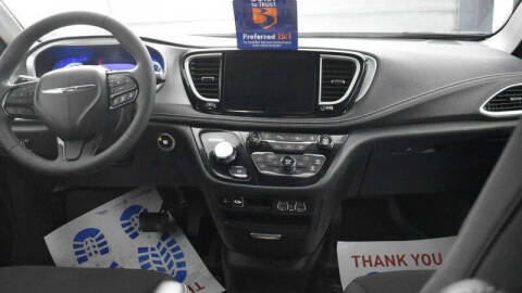 2024 Chrysler Pacifica Touring