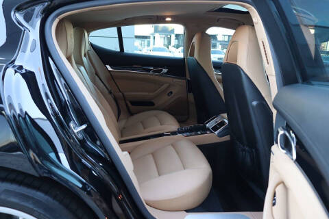 2016 Porsche Panamera Edition