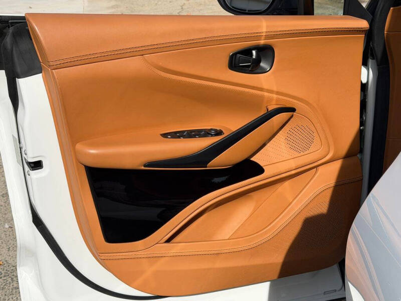 2023 Aston Martin DBX 707