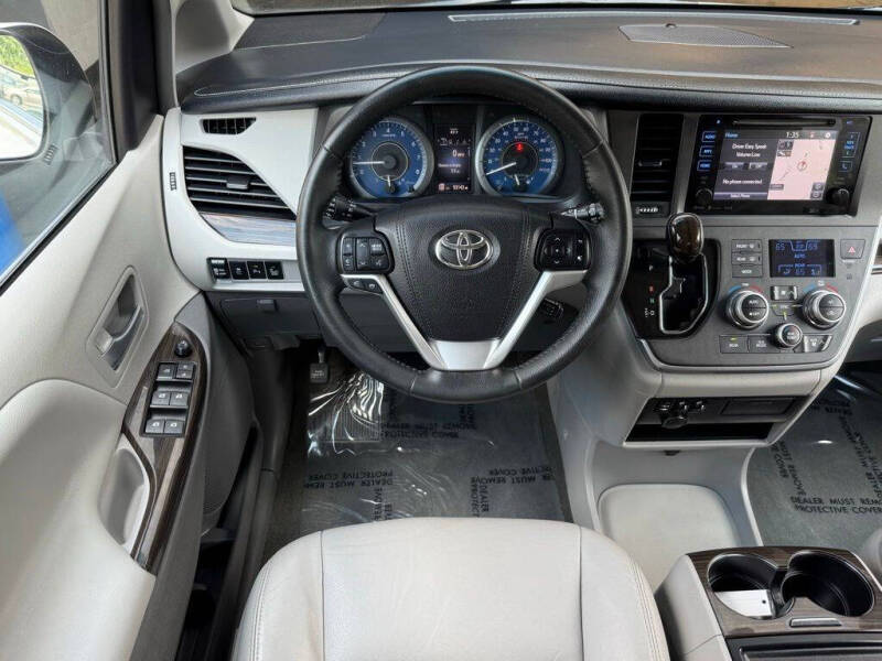 2017 Toyota Sienna