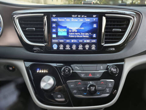 2017 Chrysler Pacifica Touring Plus