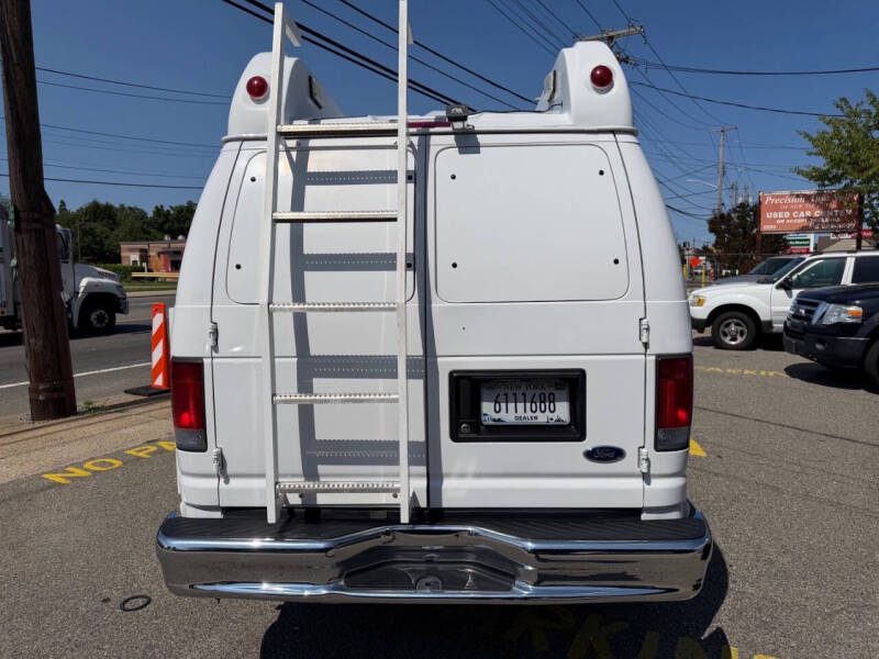 2011 Ford E-Series E-350 SD
