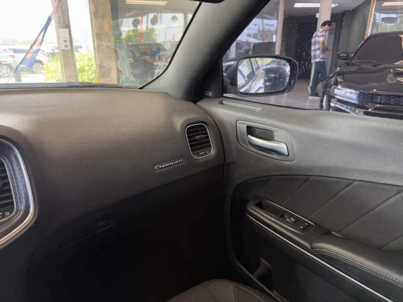 2017 Dodge Charger SXT