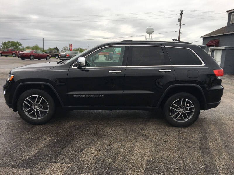 2017 Jeep Grand Cherokee for sale at Village Motors in Sullivan MO