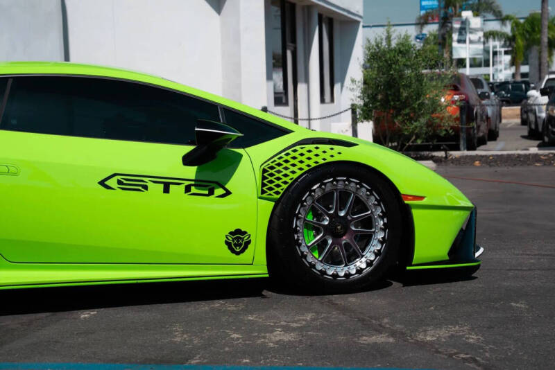 2022 Lamborghini Huracan STO