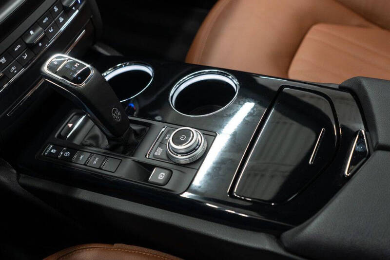 2022 Maserati Ghibli Modena Q4