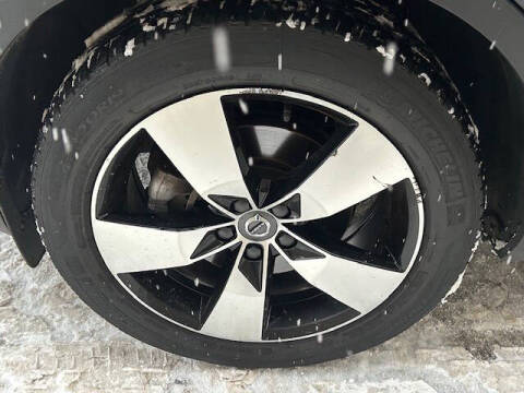 2020 Volvo XC40 T5 Momentum