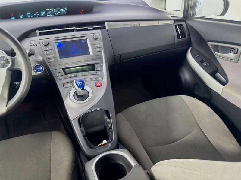 2014 Toyota Prius Plug-in Hybrid Advanced