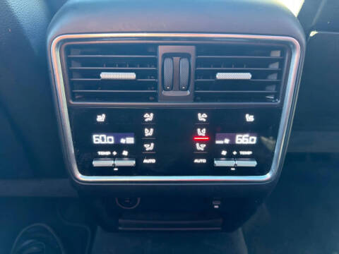 2022 Porsche Cayenne Platinum Edition