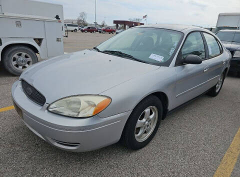 2005 Ford Taurus for sale at Affordable Auto Sales in Carbondale IL