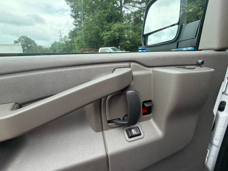 2024 Chevrolet Express 2500