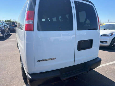 2017 Chevrolet Express LS 2500