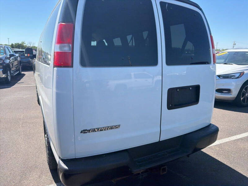 2017 Chevrolet Express LS 2500
