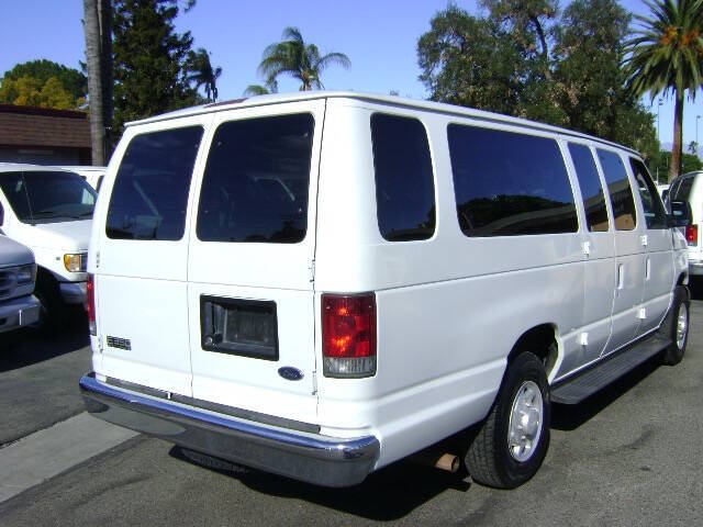 2005 Ford E-Series E-350 SD XLT