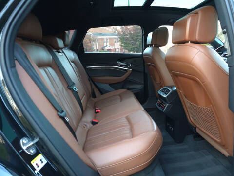 2024 Audi Q8 e-tron quattro Premium Plus