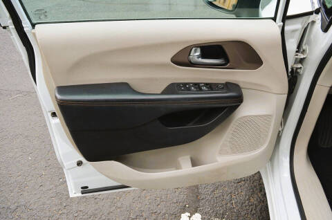 2017 Chrysler Pacifica Touring